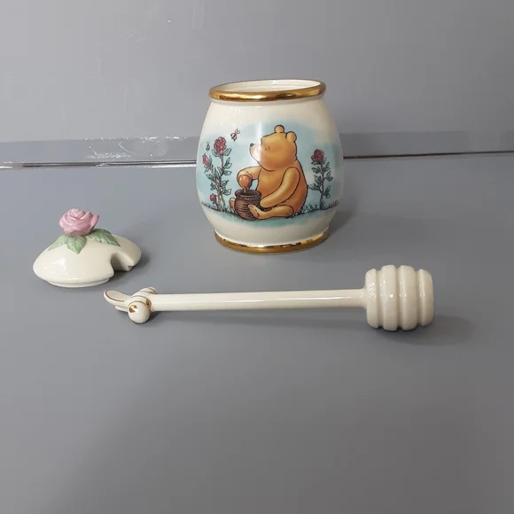 This Lenox Disney Classic Winnie the Pooh Honey Pot - Picture 7 of 16